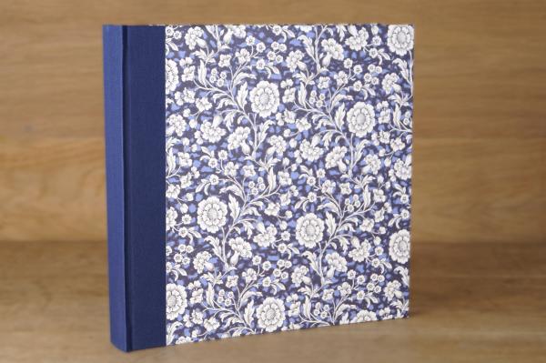 Blue photo album "Fanni", photo album rococo flower